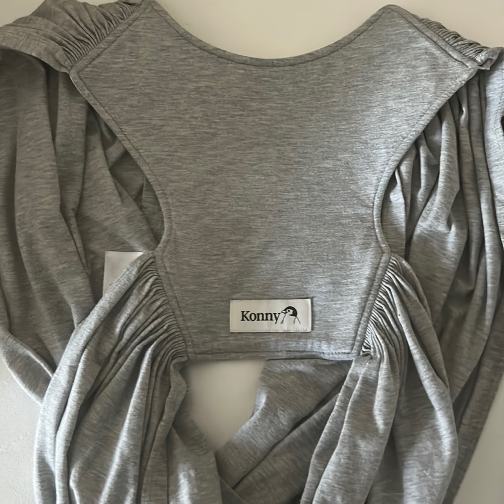 Konny baby gray wrap! Great condition - no stains size medium
